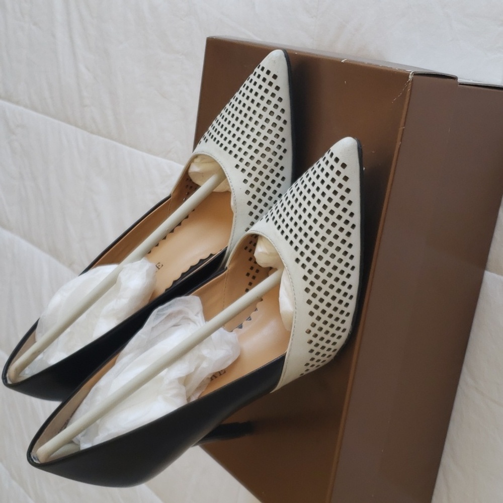 Audrey Brooke Blk&Wht Sloane D'Orsay Pumps